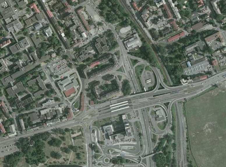 Reálná situace v ortofotomapě s orientačním vyznačením oblasti priority I. a II. Zdroj: http://www.mapy.