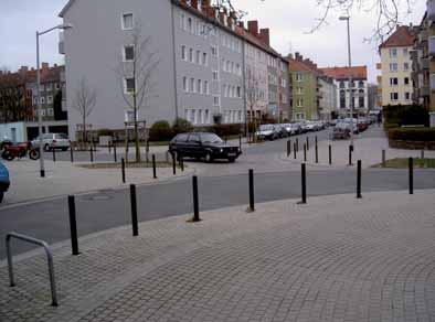 NAVRHOVÁNÍ ZÓN 30 Obrázek 41: Křižovatka s
