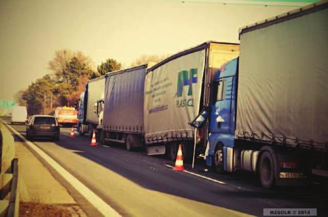 jednotek 2 x HZS OLK PO: 2 x SDH Okres: Obec: Olomouc Olomouc Jednalo se o hromadnou etzovou dopravní nehodu