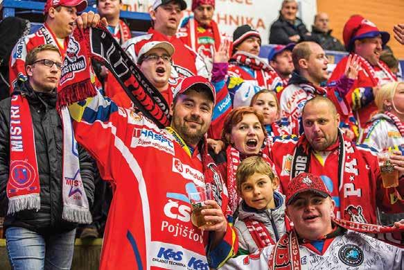 Oporou Dynama jsou fanoušci. Zhruba padesátka jich přicestovala takřka přes celou republiku fandit do Zlína. Odměnou jim byl strhující závěr ve prospěch hostí a zisk dvou bodů.