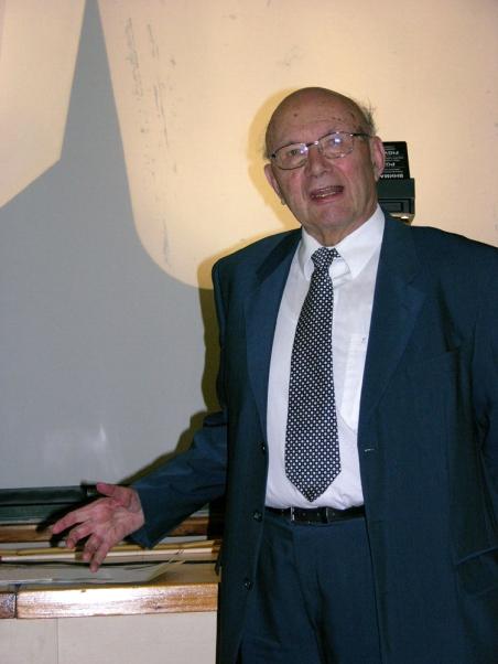 Experimenty využívající vysoké koherence synchrotronového svazku vedou k metodám s fázo vým kontrastem, pøípadnì fázovým i absorpèním kontrastem, což vyžaduje sofistikovaný pøístup pro rekon s -