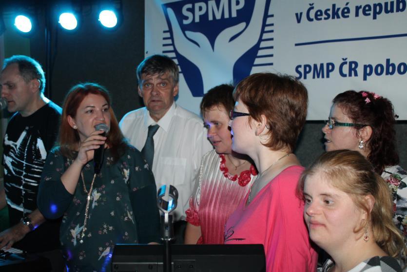 Společenské odpoledne očima Jiřiny Pilařové Letos jsme se zúčastnili půlkulatého výročí Společenského odpoledne, které se konalo v sobotu 20.