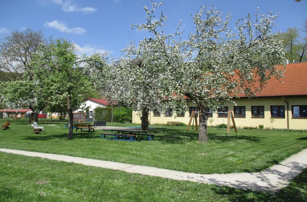 ZÁKLADNÍ ŠKOLA A MATEŘSKÁ ŠKOLA KARLŠTEJN IČO: 70 99 74 54, tel.