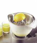 15,5 Hrubá váha: 0,80 kg/kus 5011423105888 1 190,- Food Processor pro TITANIUM, s odoln mi kotouãi (3) a ãepelemi AWAT640B01 31,6 x 20,0 x 21,1 2 290,- KuchyÀsk robot ideální pro kaïdodenní pouïití
