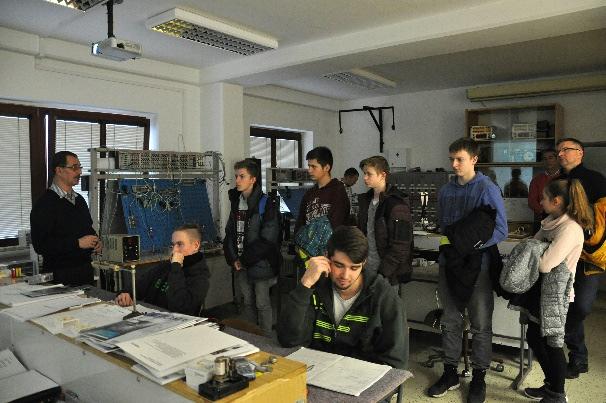 Listopad schůzka s rodiči studentů s SPU (informace, diskuze) žákům 4.