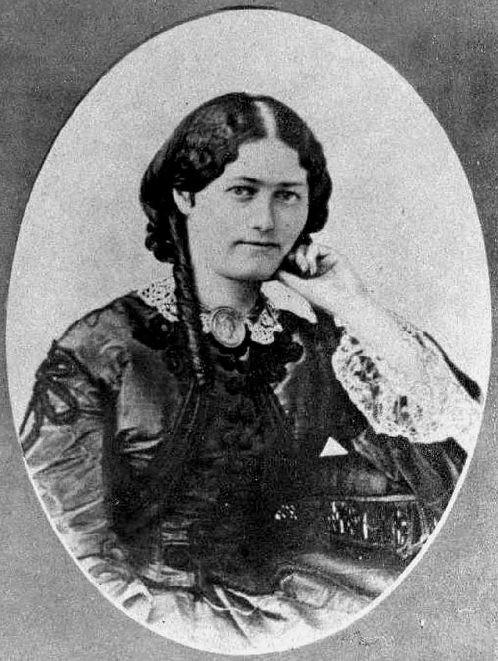 Clémence-Auguste Royerová a vznik sociálního darwinismu Obr. 1. Fotografie Clémence-Auguste Royerové pořízená Félixem Nadarem v roce 1865. (http://www.imow.org/community/viewimage?id=6593, 29. 10.