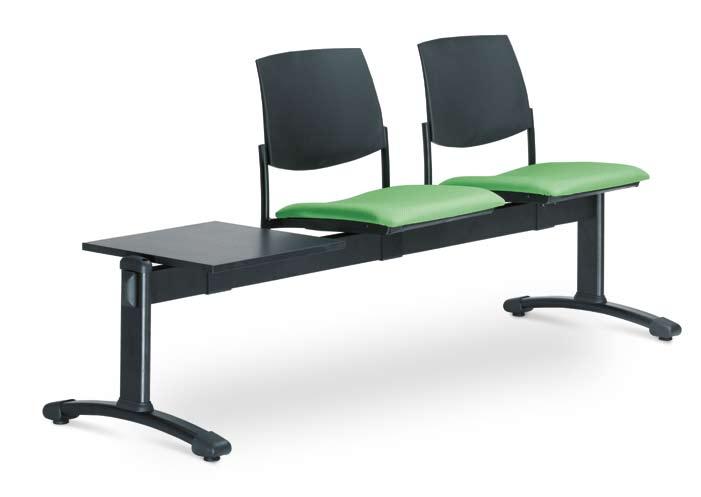 Série Seance Art je doplněna také lavicemi s různým počtem míst. Dle přání mohou být sedací místa nahrazena odkládacími stolky.