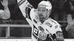 V play off 2013 byl s 15 kanadskými body jedním z nejlepších hráčů vyřazovací části. V roce 2010 získal s českou reprezentací zlato na MS. V létě se po pěti letech vrátil do Komety.