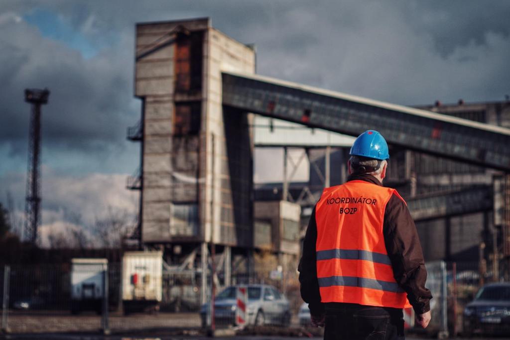 Soukromí investoři Výběr koordinátora v přípravě stavby probíhá, podle zkušeností investora z předchozích staveb nebo pokud má v rámci přípravy investor tým lidí, kteří ho na určení KOO v přípravě