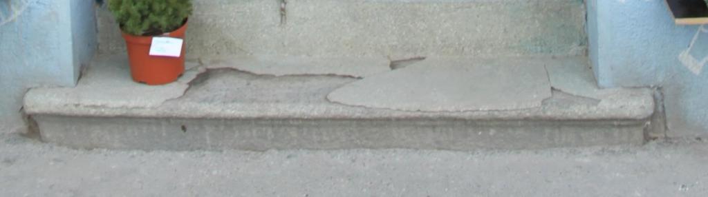 Druhá varianta je s hranolovým odsazením. 1700 x 2580 mm 1800 mm šířka stupně žula 1.