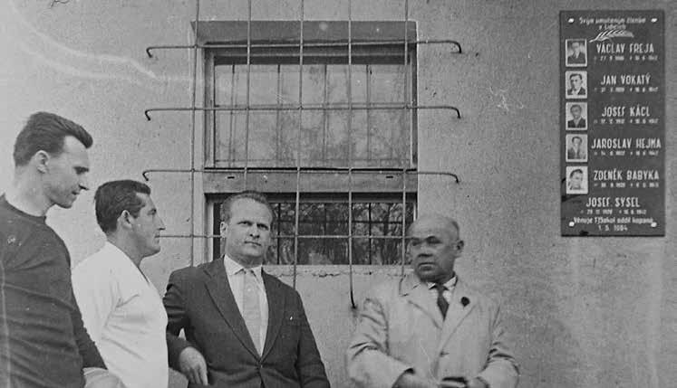 1966 Nový ročník nezačal dobře. Obrat přišel až po sedmi porážkách, kdy se hráči Fencl, Křížek, Šafr a Švihlík vrátili z vojenské služby. Do konce sezóny již tým neprohrál.