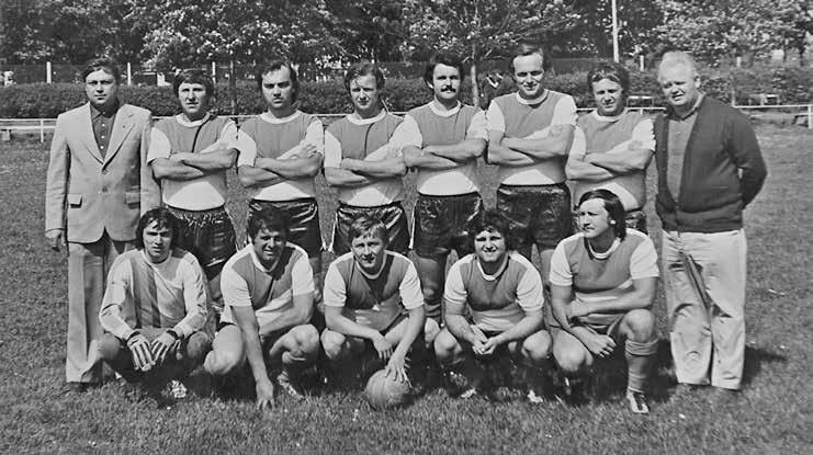 1980 Oddíl kopané se stal držitelem titulu Vzorný oddíl 1. stupně. 1982 V Memoriálu Aloise Burgra se naše mužstvo utkalo ve finále s SK Hostouň.
