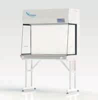 01 OBECNÉ LABORATORNÍ VYBAVENÍ HORIZONTÁLNÍ LAMINÁRNÍ BOXY AEOLUS Jeden mikroprocesorem řízený ventilátor Horizontální laminární proudění pod jedním HEPA filtrem H14 Třída 100, zešikmená přední stěna