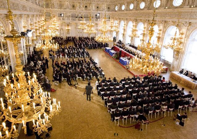 Ukázka činnosti Parlamentu České republiky. Zdroj obrázku: PrcekA, https://commons.wikimedia.org/wiki/category:parliament_of_the_czech_republic#/media/ File:Volba_prezidenta.jpg; http://www.senat.