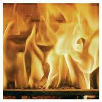 Spalovací komora zůstane díky dvojitému sklu horká a tím je docíleno dokonalejší spalování.
