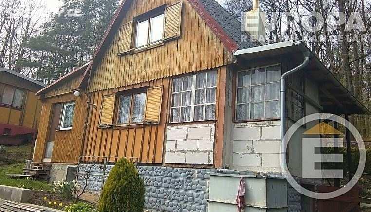 cz 10) Rekreační chata Nabídková cena: 695 000 Kč Lokalita: Jílové u Prahy - Luka pod Medníkem, okres Praha-západ
