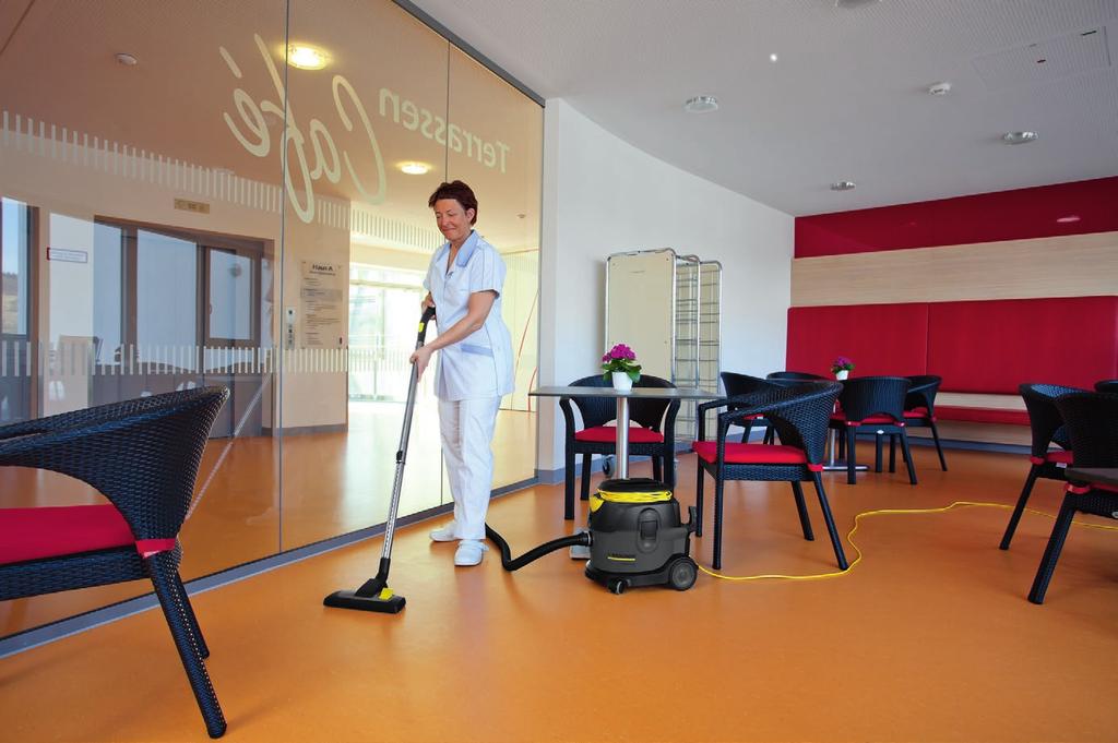 Technické údaje HEPA-filtr (EN 1822:1998) Integrované uložení příslušenství Síťový kabel Highflex EAN kód 4039784723603 vzduchu l/s 53 Podtlak mbar / kpa 240 / 24 Objem nádrže l 15 Max.