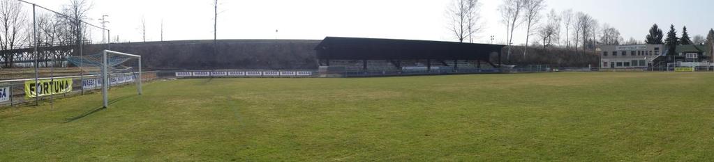 g) Fotbalový stadion Fotbalový areál, je dlouhodobě v nejhorším