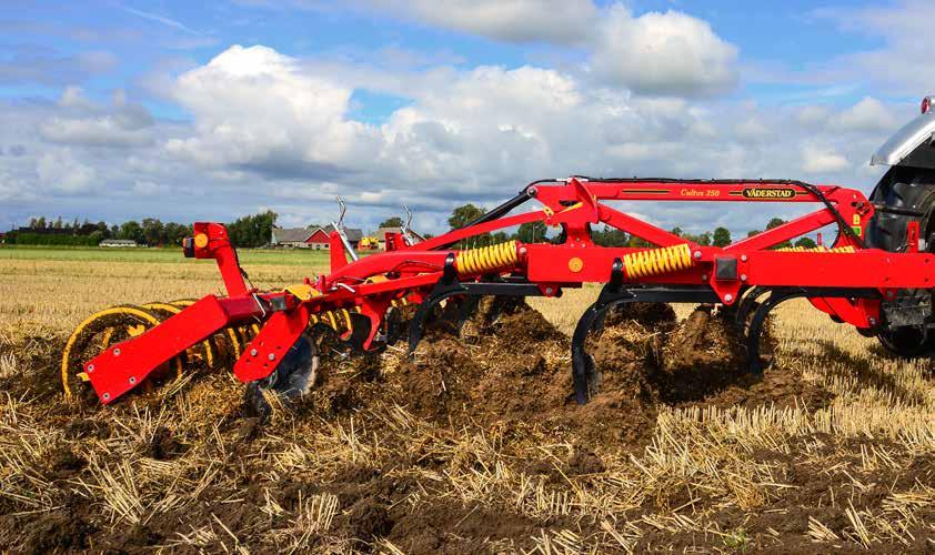 Cultus 300-400 Tří- až čtyřmetrový radličkový kultivátor Cultus 300-400 má výkonné radličky pracující do hloubky 25 cm. Těžíte z rámu mohutné konstrukce poskytujícího pozoruhodný míchací výkon.