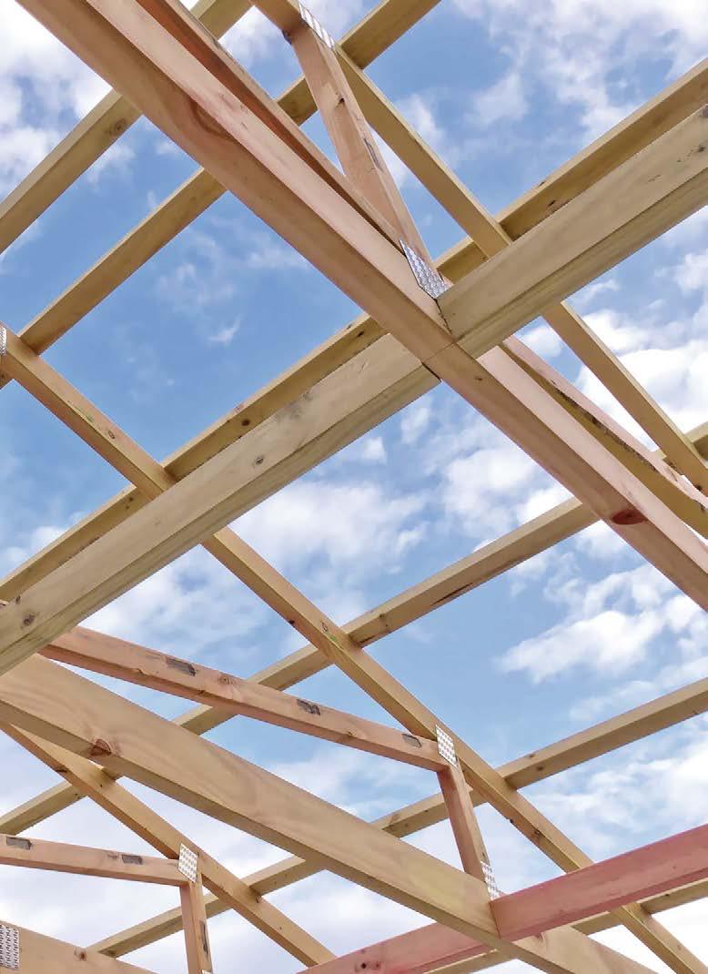 Dřevěné příhradové vazníky Příhradové vazníky se používají zejména pro nosnou střešní konstrukci rodinných a bytových domů, halových staveb pro zemědělství nebo skladování.