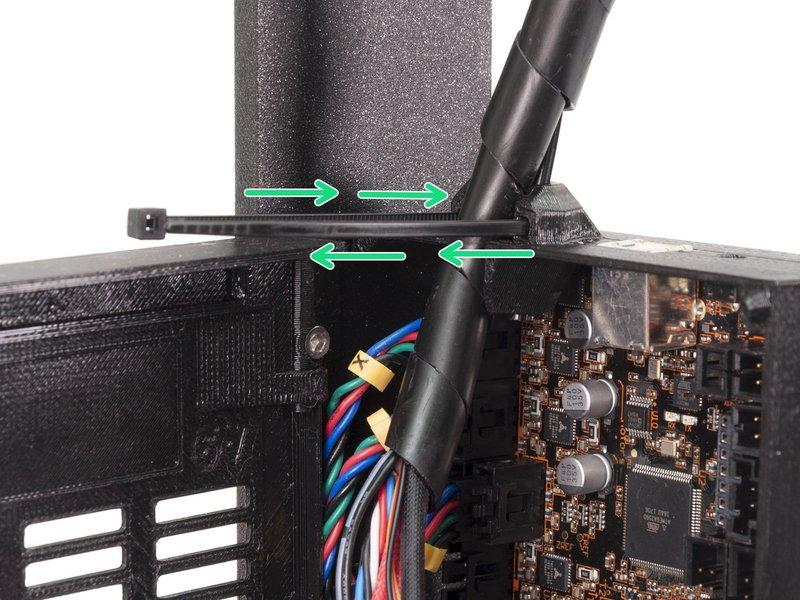 Step 29 Zapojení kabelového svazku z Extruderu