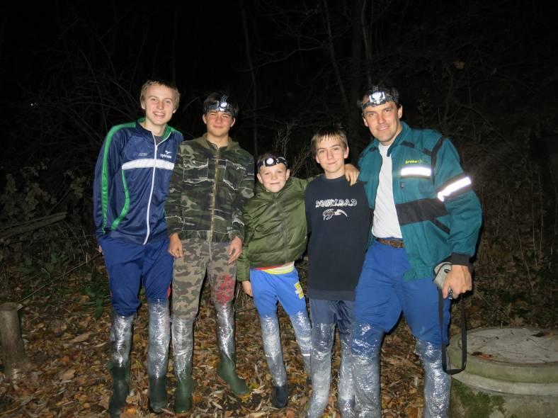 Schůzka skautů (hledání geokeší) 10. listopadu Netradiční schůzku zažili skauti v podobě hledání geokeší pod odborným dohledem jednoho příznivce skautingu.