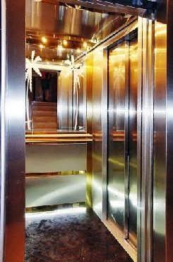 Popis nemovitosti: Výtah Číslo Ložnice 4 Koupelna 2 Balkon / terasa Číslo 3 - Tento krásný nový prostorný byt se nachází v Kestel. - 80 m. u vašich dveří, je autobusová zastávka.