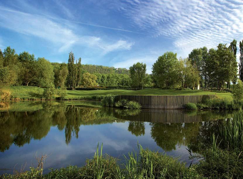 velká Praha Denní zpravodajství na www.nasepraha.cz Soutěž Naší Prahy: Golfistou snadno a rychle Golfová oáza v Praze, i tak se říká golfovému areálu v Hodkovičkách.