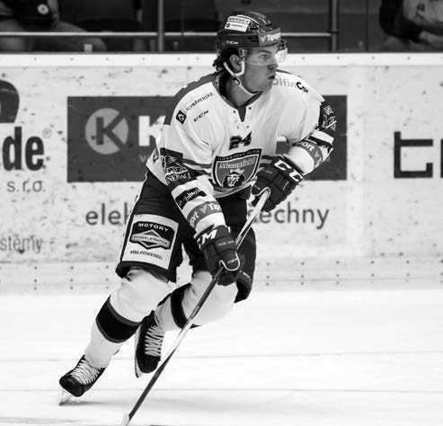 Se 14 kanadskými body soupeří s Lukášem Krajíčkem o první místo v produktivitě mezi extraligovými obránci a v Mountfieldu HK je z tohoto pohledu daleko vepředu.