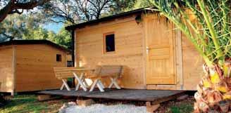 cz/qr/l/8690 16 RESORT DALMACIJA 1 DÍTĚ 162 do 100 m upřesnění: v areálu obklopeném přírodou a borovicemi je 5 pavilonů, kde se nachází pokoje, dále je zde 20 samostatných bungalovů a kemp; oblázková
