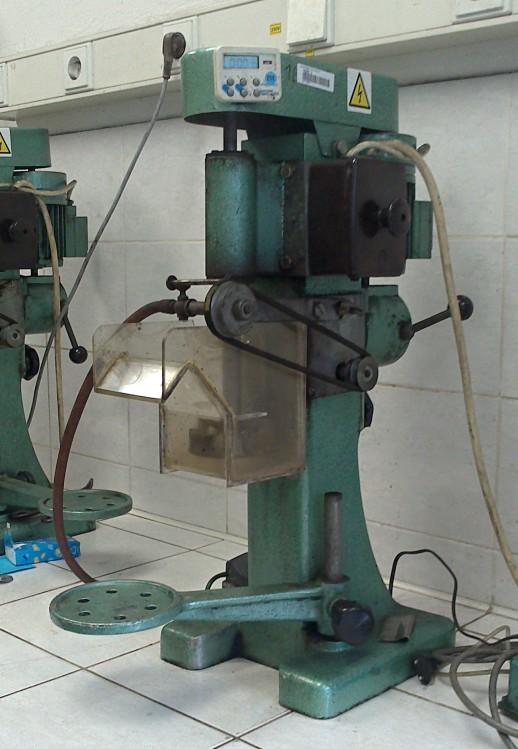 0,1 až 0,2 mm, 6) frakce 0,063 až 0,1 mm, 7) frakce <0,063 mm Flotační experimenty se uskutečnily v laboratoři Institutu environmentálního