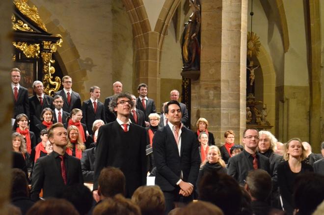 roce komponované Gaudium Christianum od Michaela Altenburga a v premiéře zbrusu nová vokálně-instrumentální kompozice Inmitten des Lebens od Amira Shpilmana.