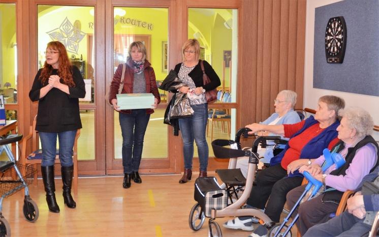 Paní Milada si Ježíškovi napsala o fén na vlasy, jejím