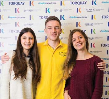 Grilování, vodní park Q West, malování triček a keramiky, tematická diskotéka, sportovní dny.