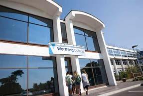 V tomto přímořském městečku si užijete jazykový kurz od úplného začátku, a to přímo v lavicích vyhlášené střední školy Worthing College!