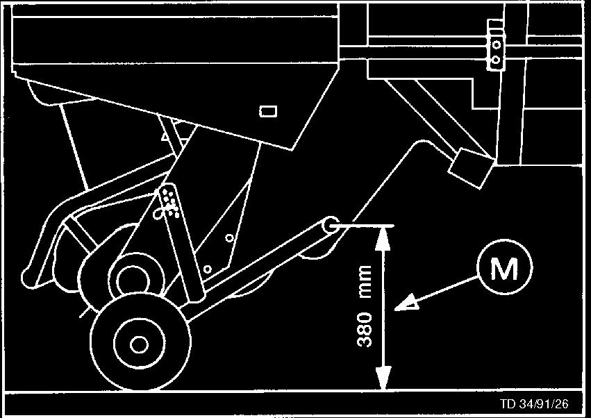 Pfiestavení se musí provést stfiídavû u obou hydraulick ch válcû - Uvolnûte kontramatice (K) u vfieten se závitem. - Pfietoãením válcov ch pístû (50) vy roubujte popfi.