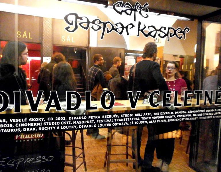 Příběh muže toužícího po kariéře je svědectvím o době, která už pevná morální pravidla, slušnost a ohleduplnost nepovažuje za důležitá.