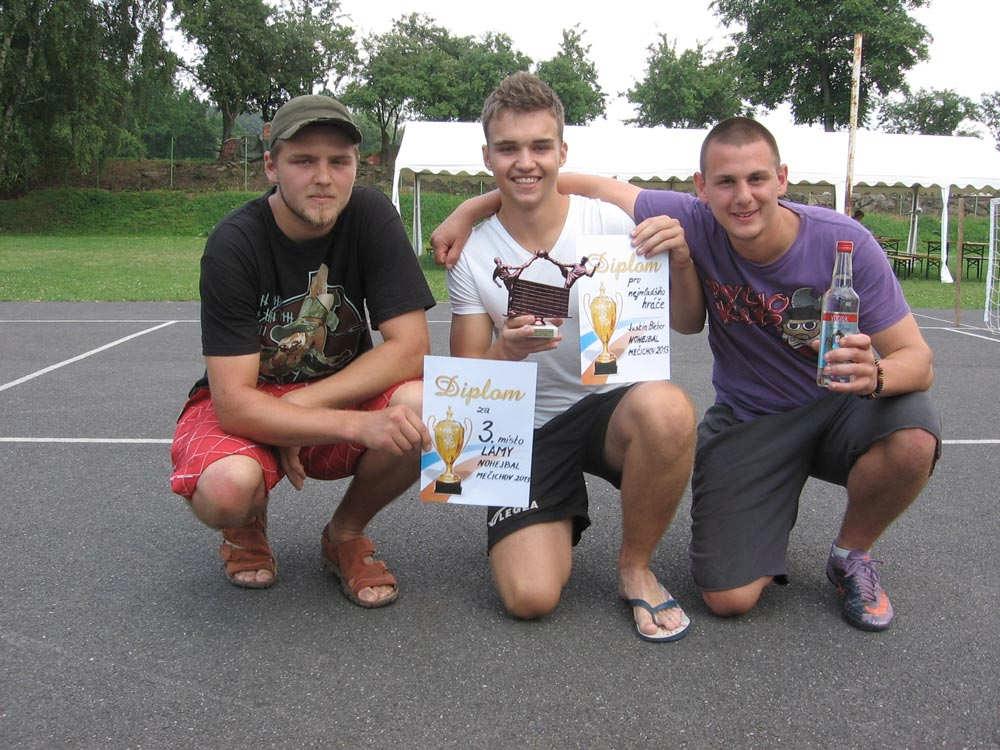 Nohejbalový turnaj První prázdninovou akcí byl nohejbalový turnaj, který se opět po tříleté odmlce uskutečnil na našem hřišti. Konal se v sobotu 6.