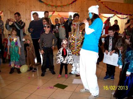 Dětský karneval V zim ním ob do bí, v ob do bí ple sů a bálů, se v le toš ním roce ko nal dět ský kar ne val. Stal se oče ká va nou akcí u dětí ol bra mo vic kých, ale i u dětí z ved lej ších ves nic.