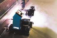 WELDYCAR NV: autonomní, přesný, 2000-9 WELDYCAR NV jsou přenosné, autonomní svařovací traktory se čtyřkolým podvozkem a magnetickou přísavkou.
