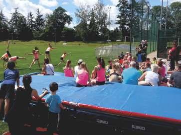 Sportovalo se v těchto disciplínách: n Běh na 100 metrů n Hod oštěpem n Hod diskem n Hod koulí n Skok vysoký n Skok do dálky Populární byla i nová sportovní hra Kubb.