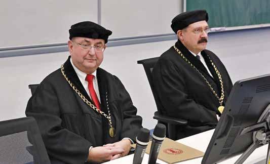 Den otevřených dveří poprvé v novém kampusu Zájemci o studium všeobecného i zubního lékařství si v rámci Dne otevřených dveří poprvé prohlédli budovu teoretických ústavů, součást nově budovaného