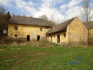 Pozemek: 1 675,00 m 2 Užitná plocha: 150,00 m 2 Použité koeficienty: K1 Redukce ceny dle zdroje informací 0,82 K2 Velikosti objektu 1,00 K3 Poloha 1,00 K4 Provedení a vybavení 0,90 K5 Celkový stav