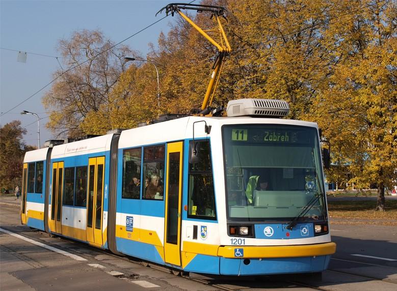 Obr. 8: Vůz ASTRA [11] Tramvaje typu Inekon 01 Trio (dále jen TRIO ),