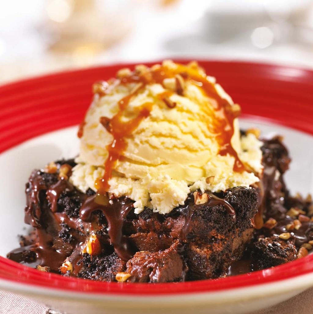 155 Kč MOLTEN CAKE Zaručená čokoládová erupce teplý dezert se středem plným kvalitní