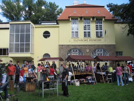 Zpráva o činnosti a hospodaření 2009 odborná část kraj Praha Muzeum hlavního města Prahy 4.9. Spolupráce kulturních PO Zlínského kraje Průběžná konzultační činnost se všemi krajskými kulturními organizacemi.