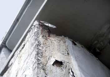 permeability, leaving chlorides in concrete in critical concentration, wrong supply of expansion joint with resulting leakage into the repaired structure from the road surface Obr.