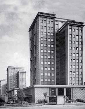 důsledkem Baťova opojení americkým taylorismem (obr. 3). Architekt Vladimír Karfík důvody později komentoval: Počet úřednických míst překročil dva tisíce pracovníků.