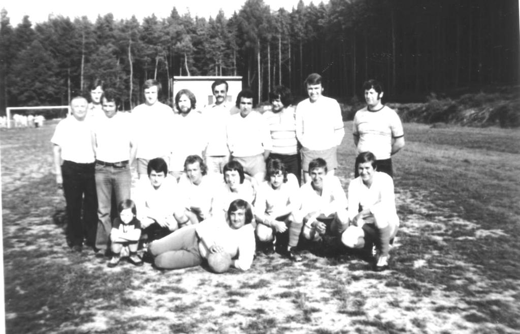 Soutěţní ročník 1978-1979 zahajujeme pod novým názvem TJ START KOVO BĚLÁ NAD RADBUZOU A mužstvo muži-okresní přebor III.