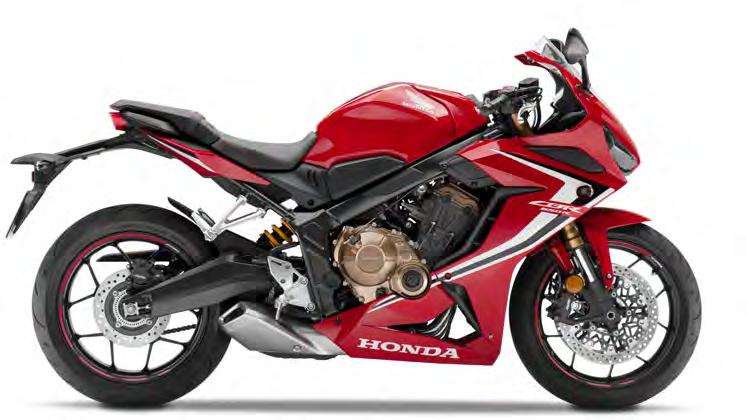 NABROUŠENA NA SILNICI K supersportovnímu designu modelu Fireblade jsme přidali něco navíc a vyladili závodní DNA nové Hondy CBR650R pro agresivní jízdu po silnici.